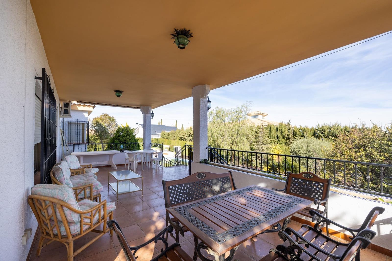 7 slaapkamer Villa te koop in Otura met zwembad garage - € 420.000 (Ref: 9637861)