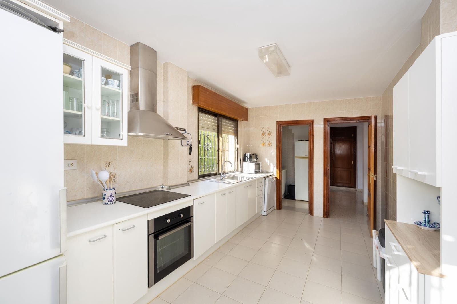 7 slaapkamer Villa te koop in Otura met zwembad garage - € 420.000 (Ref: 9637861)