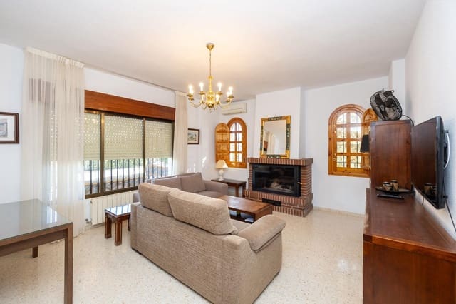 7 slaapkamer Villa te koop in Otura met zwembad garage - € 420.000 (Ref: 9637861)