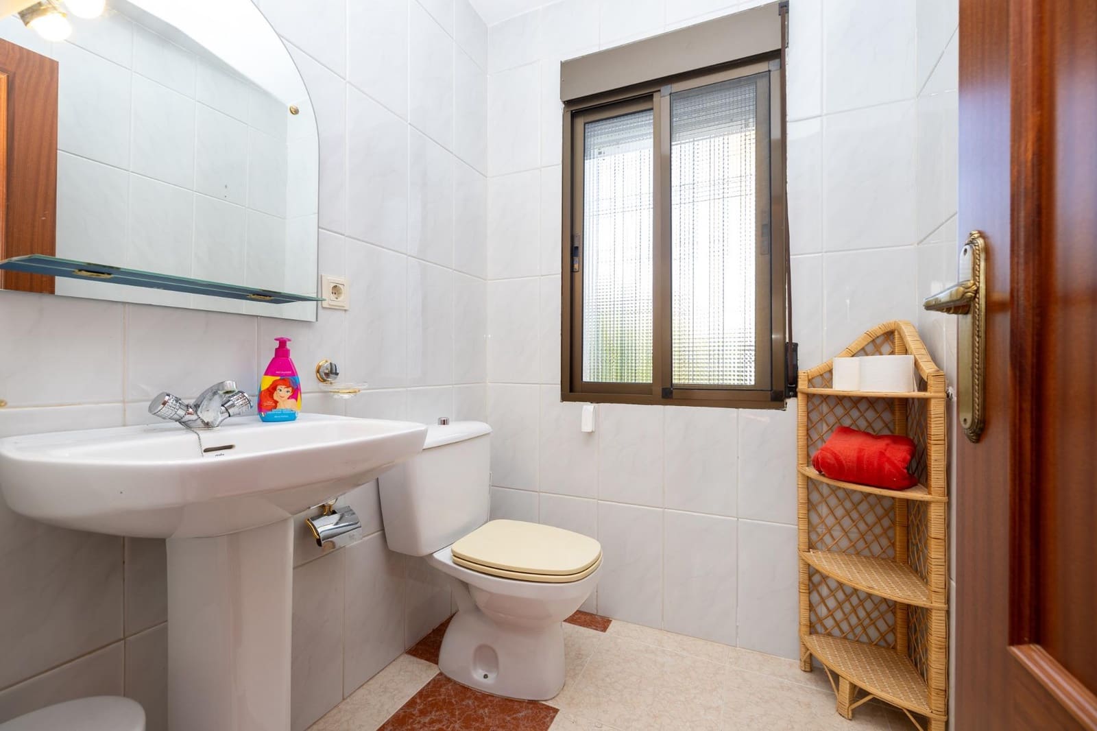 7 slaapkamer Villa te koop in Otura met zwembad garage - € 420.000 (Ref: 9637861)