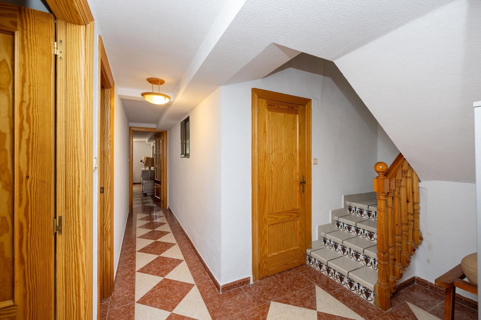 7 slaapkamer Villa te koop in Otura met zwembad garage - € 420.000 (Ref: 9637861)