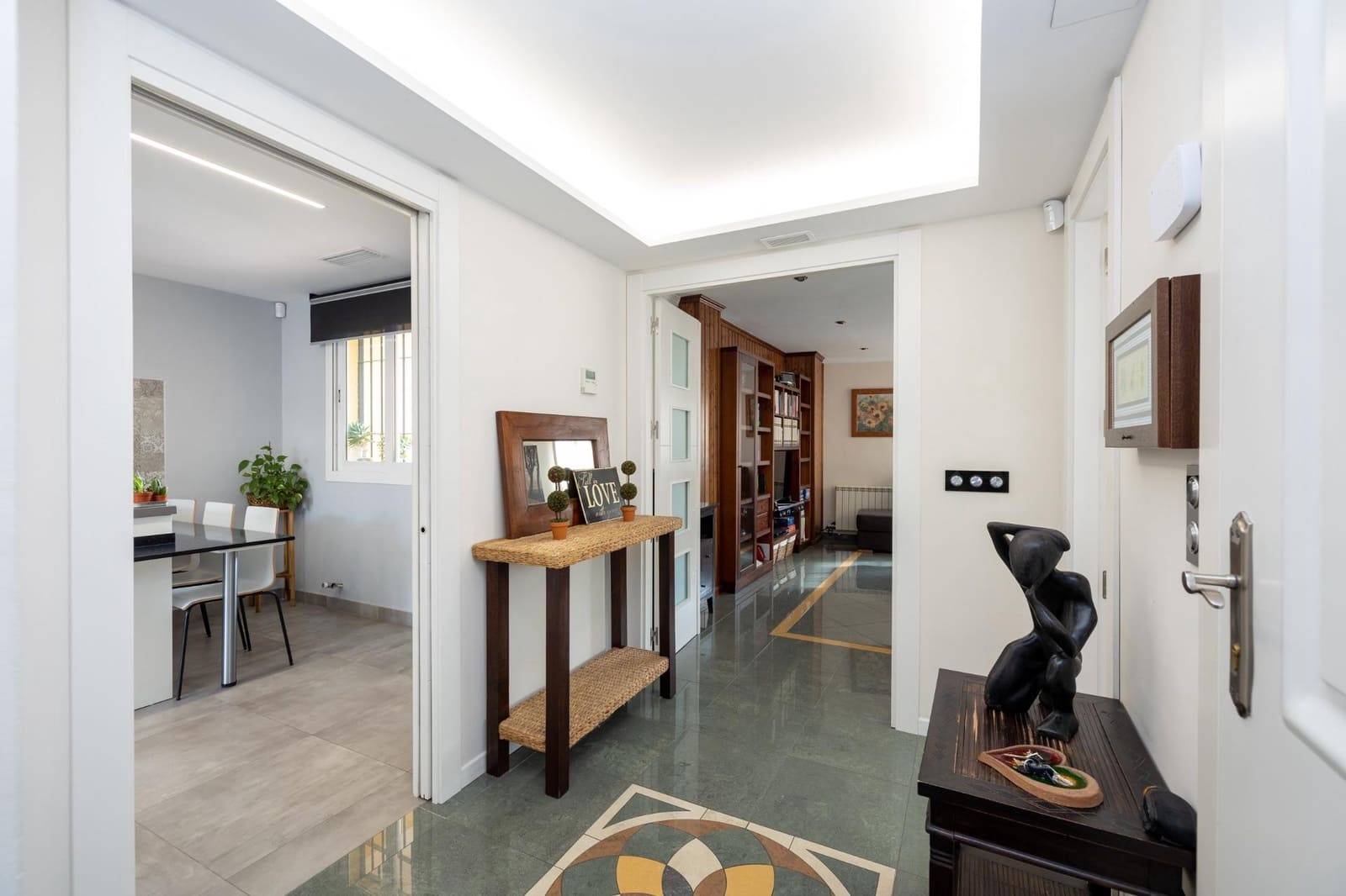 3 sypialnia Dom szeregowy na sprzedaż w Miasto Grenada z garażem - 390 900 € (Ref: 9637864)