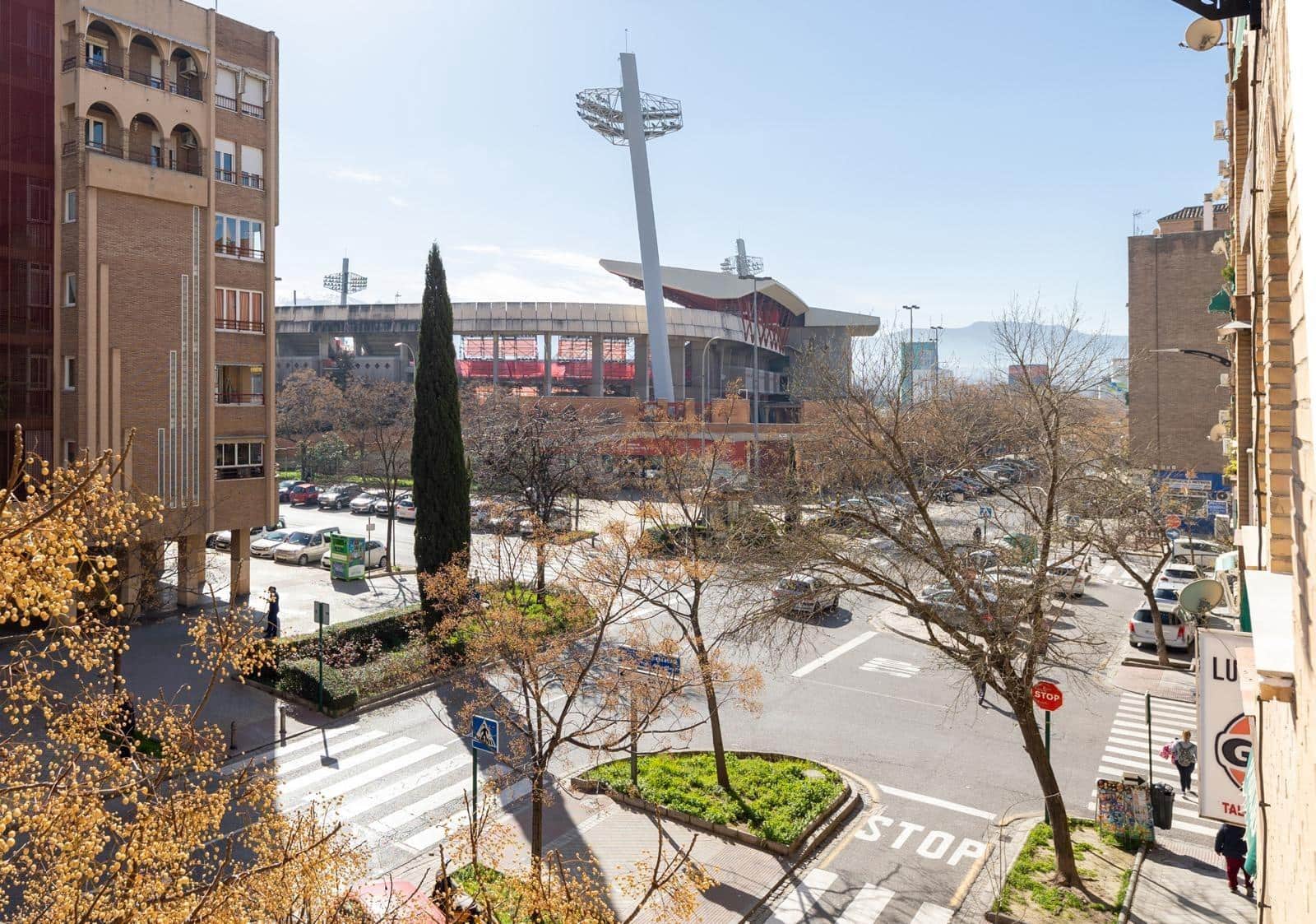 4 Zimmer Wohnung zu verkaufen in Granada Stadt - 350.000 € (Ref: 9637865)