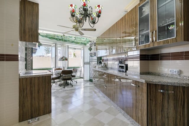 9 sypialnia Willa na sprzedaż w La Herradura, Almuñécar z basenem garażem - 1 100 000 € (Ref: 9645288)