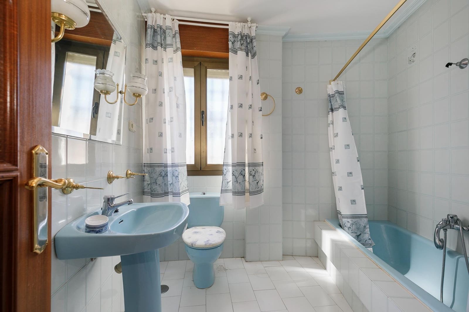 9 sypialnia Willa na sprzedaż w La Herradura z basenem garażem - 1 100 000 € (Ref: 9645288)