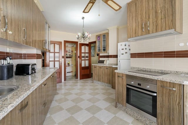 9 sypialnia Willa na sprzedaż w La Herradura, Almuñécar z basenem garażem - 1 100 000 € (Ref: 9645288)