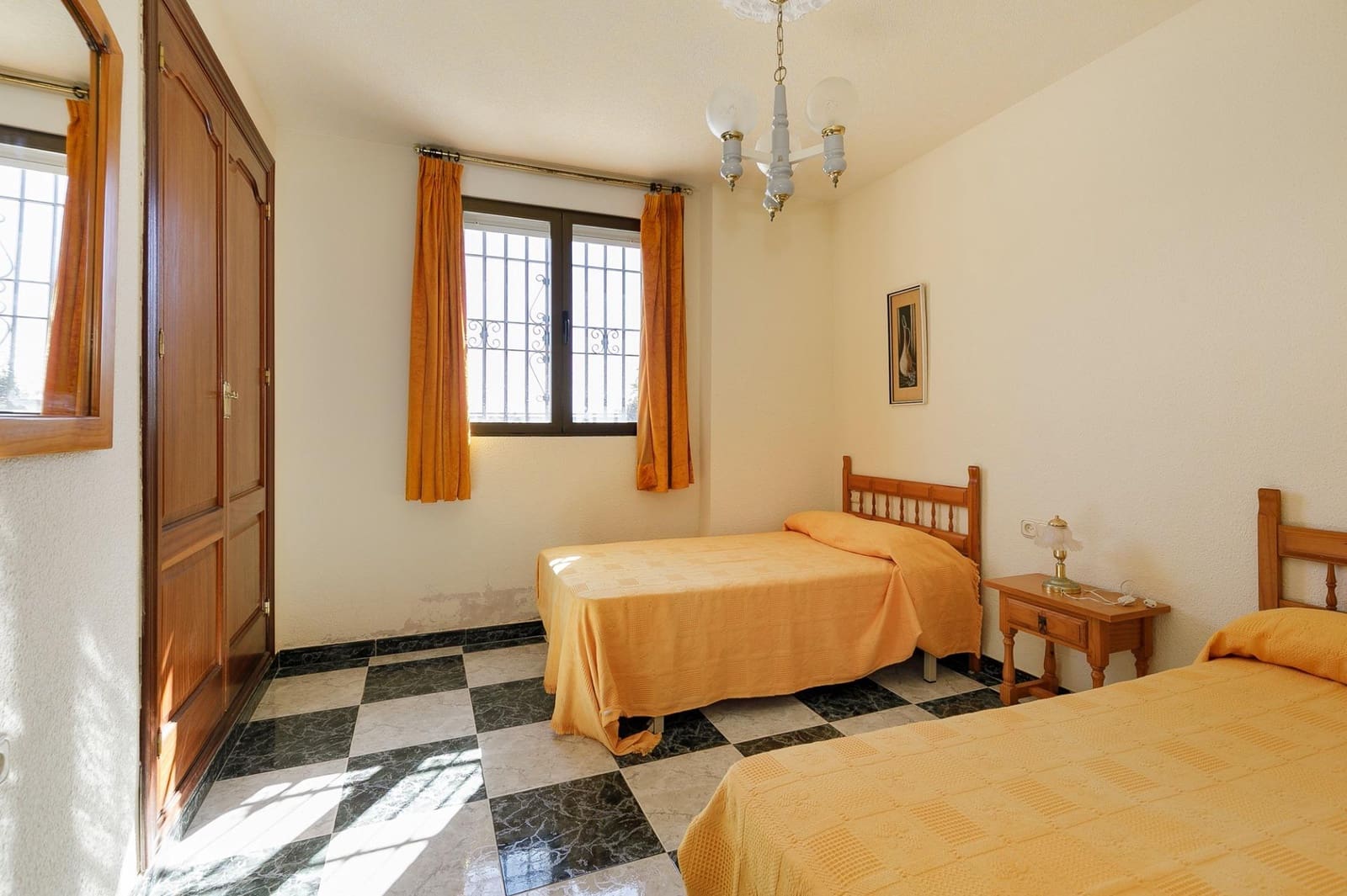 9 sypialnia Willa na sprzedaż w La Herradura z basenem garażem - 1 100 000 € (Ref: 9645288)