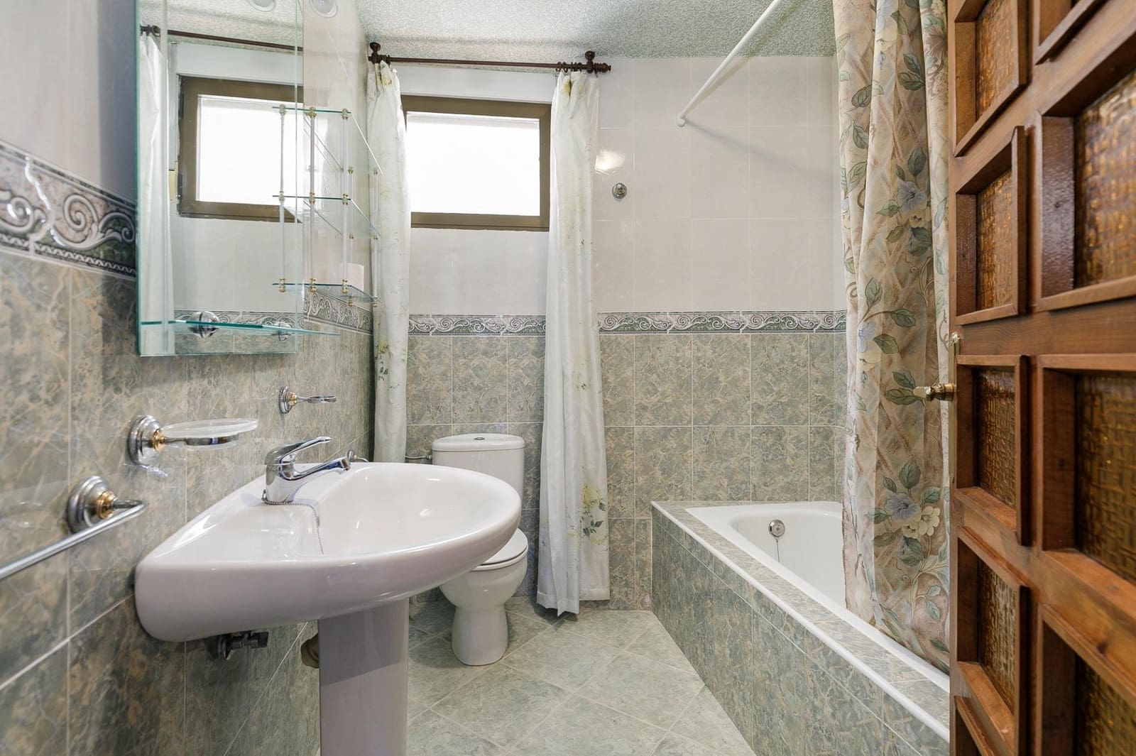 9 sypialnia Willa na sprzedaż w La Herradura z basenem garażem - 1 100 000 € (Ref: 9645288)