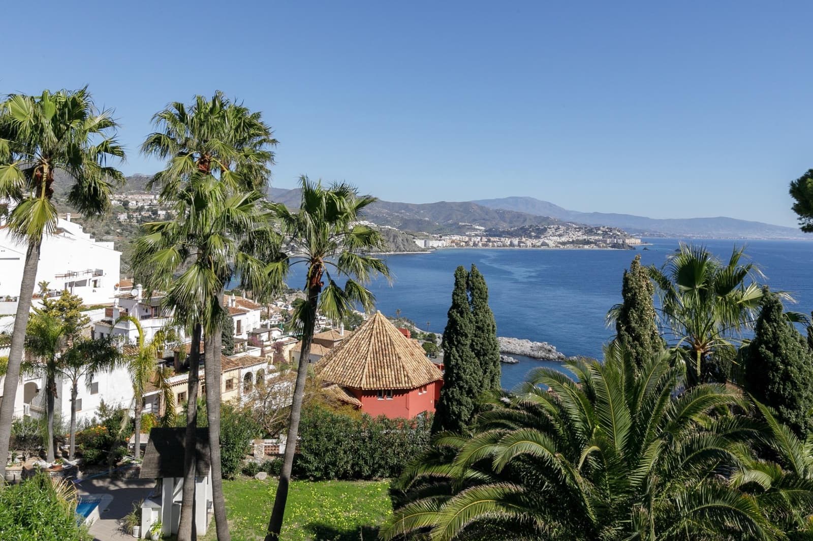 9 sypialnia Willa na sprzedaż w La Herradura z basenem garażem - 1 100 000 € (Ref: 9645288)