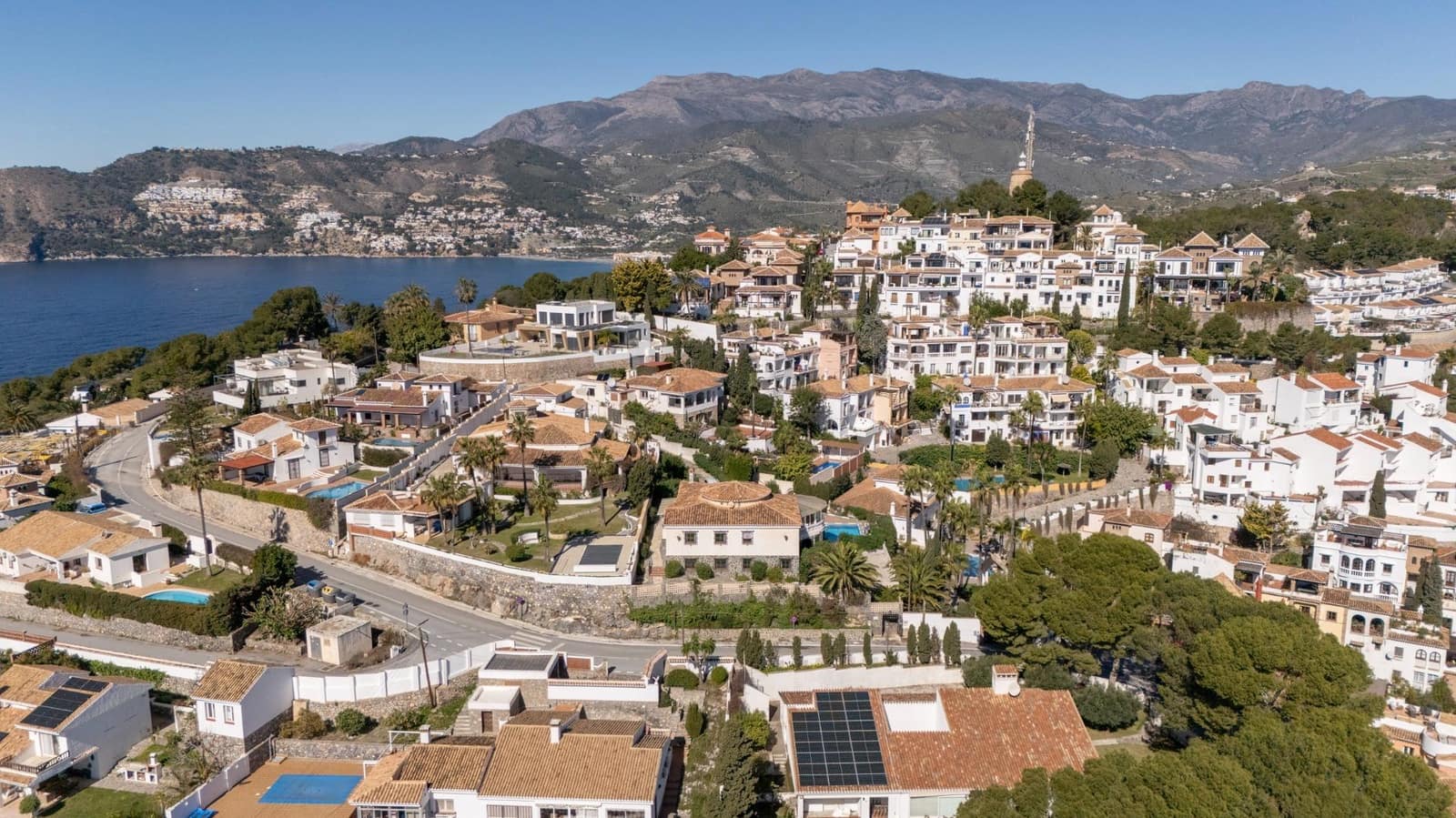 9 sypialnia Willa na sprzedaż w La Herradura z basenem garażem - 1 100 000 € (Ref: 9645288)