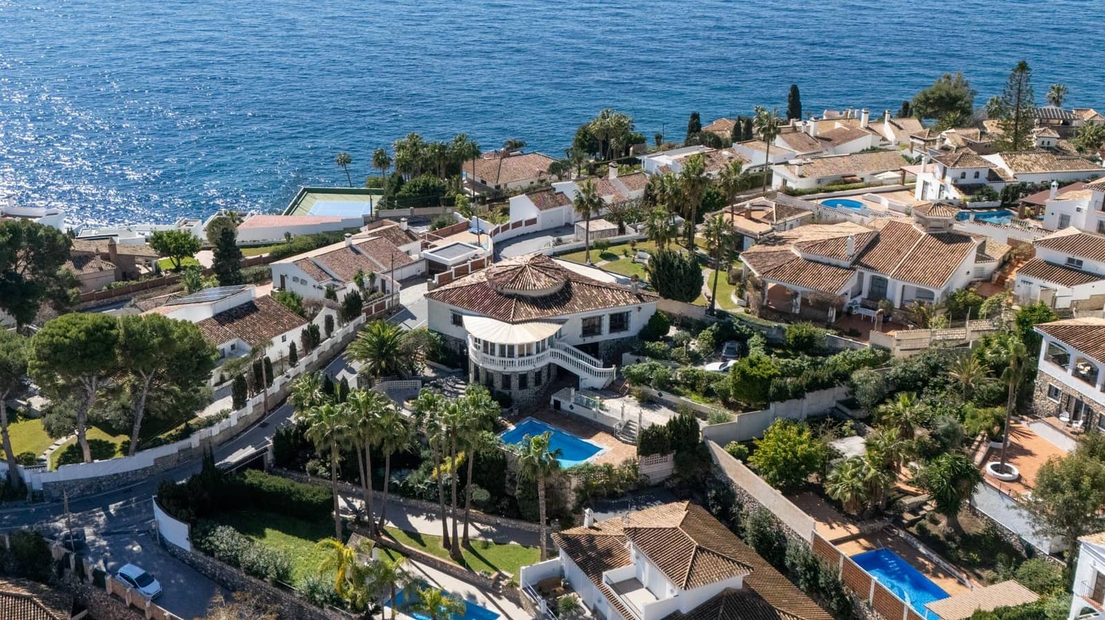 9 sypialnia Willa na sprzedaż w La Herradura z basenem garażem - 1 100 000 € (Ref: 9645288)