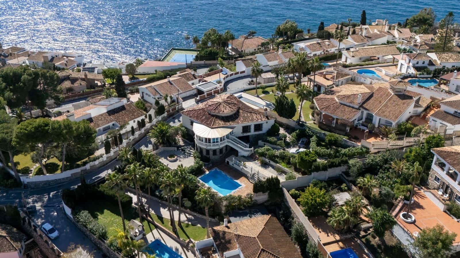 9 sypialnia Willa na sprzedaż w La Herradura z basenem garażem - 1 100 000 € (Ref: 9645288)