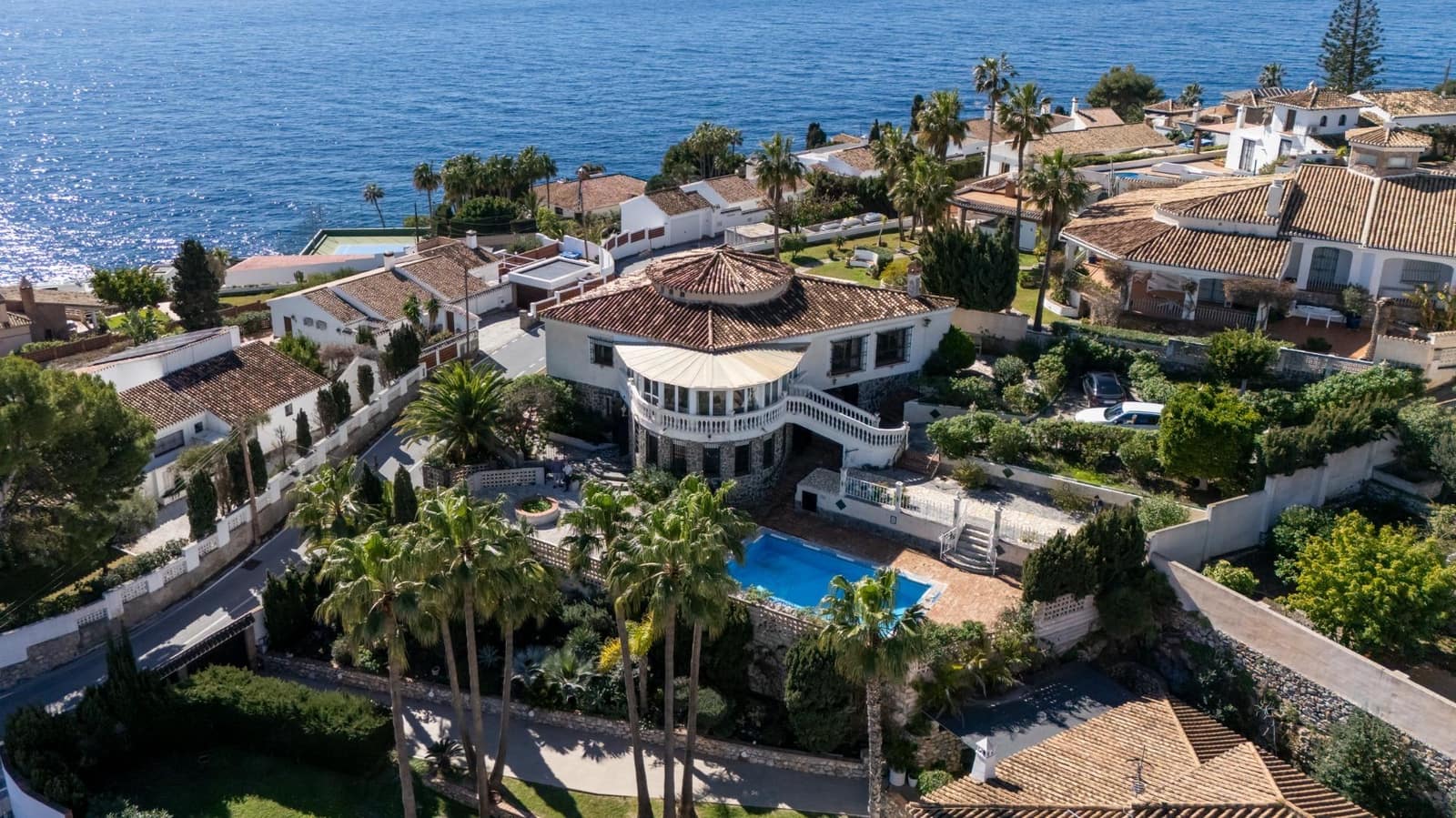 9 sypialnia Willa na sprzedaż w La Herradura z basenem garażem - 1 100 000 € (Ref: 9645288)