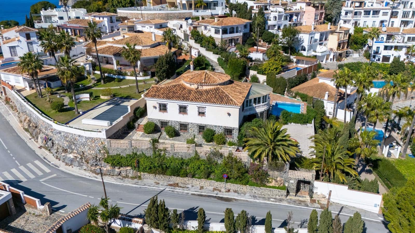 9 sypialnia Willa na sprzedaż w La Herradura z basenem garażem - 1 100 000 € (Ref: 9645288)