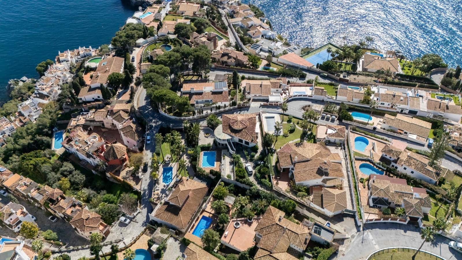 9 sypialnia Willa na sprzedaż w La Herradura z basenem garażem - 1 100 000 € (Ref: 9645288)