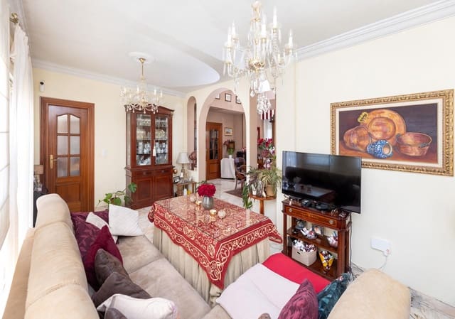 4 chambre Villa/Maison à vendre à Peligros avec piscine garage - 430 000 € (Ref: 9645289)