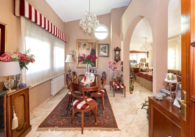 4 chambre Villa/Maison à vendre à Peligros avec piscine garage - 430 000 € (Ref: 9645289)