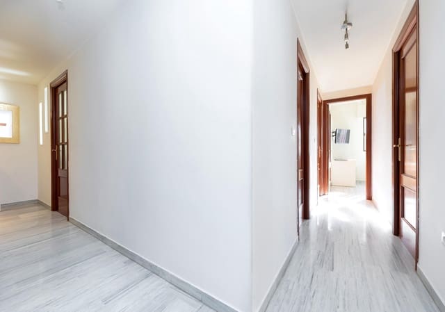 4 sovrum Lägenhet till salu i Granada stad - 265 000 € (Ref: 9645290)