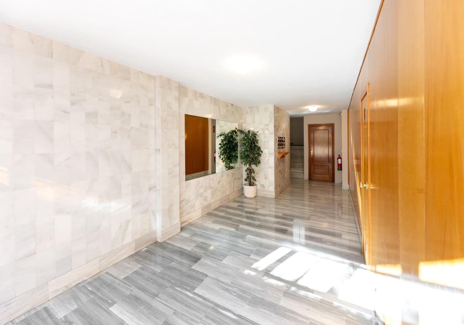 4 sovrum Lägenhet till salu i Granada stad - 265 000 € (Ref: 9645290)