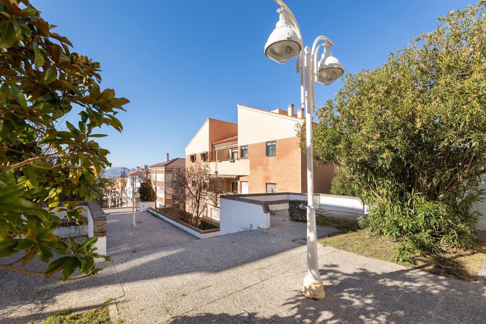 4 sovrum Lägenhet till salu i Granada stad - 265 000 € (Ref: 9645290)