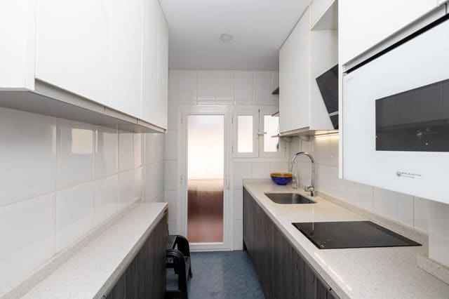 3 sovrum Lägenhet till salu i Granada stad - 210 000 € (Ref: 9648391)