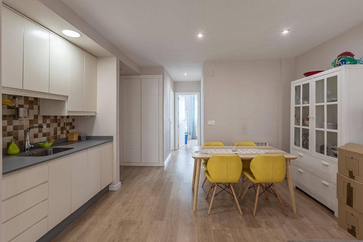 2 Zimmer Wohnung zu verkaufen in Granada Stadt - 290.000 € (Ref: 9648392)