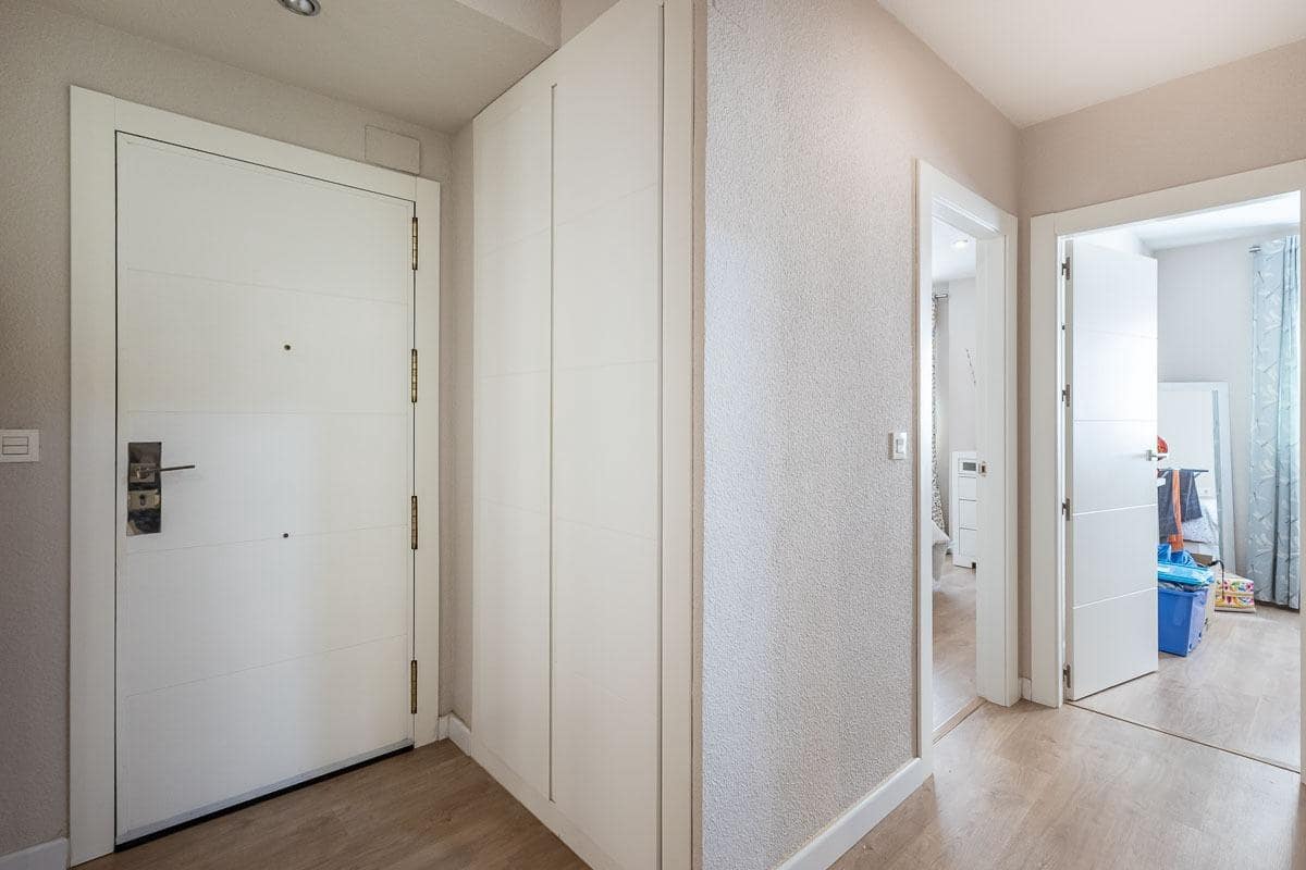2 Zimmer Wohnung zu verkaufen in Granada Stadt - 290.000 € (Ref: 9648392)