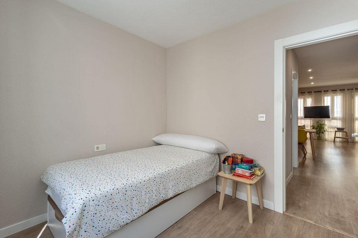 2 Zimmer Wohnung zu verkaufen in Granada Stadt - 290.000 € (Ref: 9648392)
