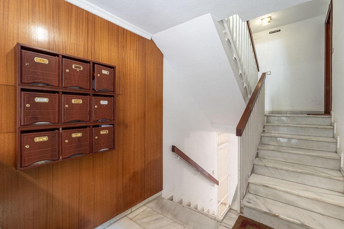 2 Zimmer Wohnung zu verkaufen in Granada Stadt - 290.000 € (Ref: 9648392)