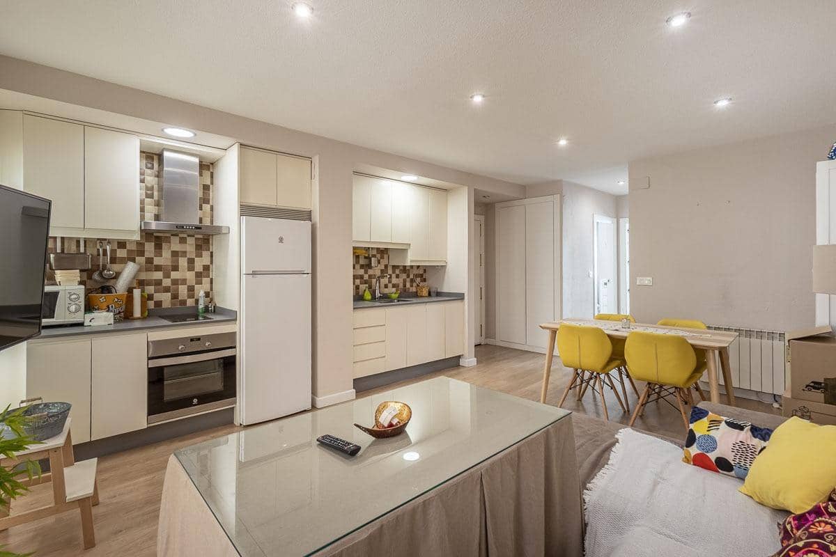 2 Zimmer Wohnung zu verkaufen in Granada Stadt - 290.000 € (Ref: 9648392)