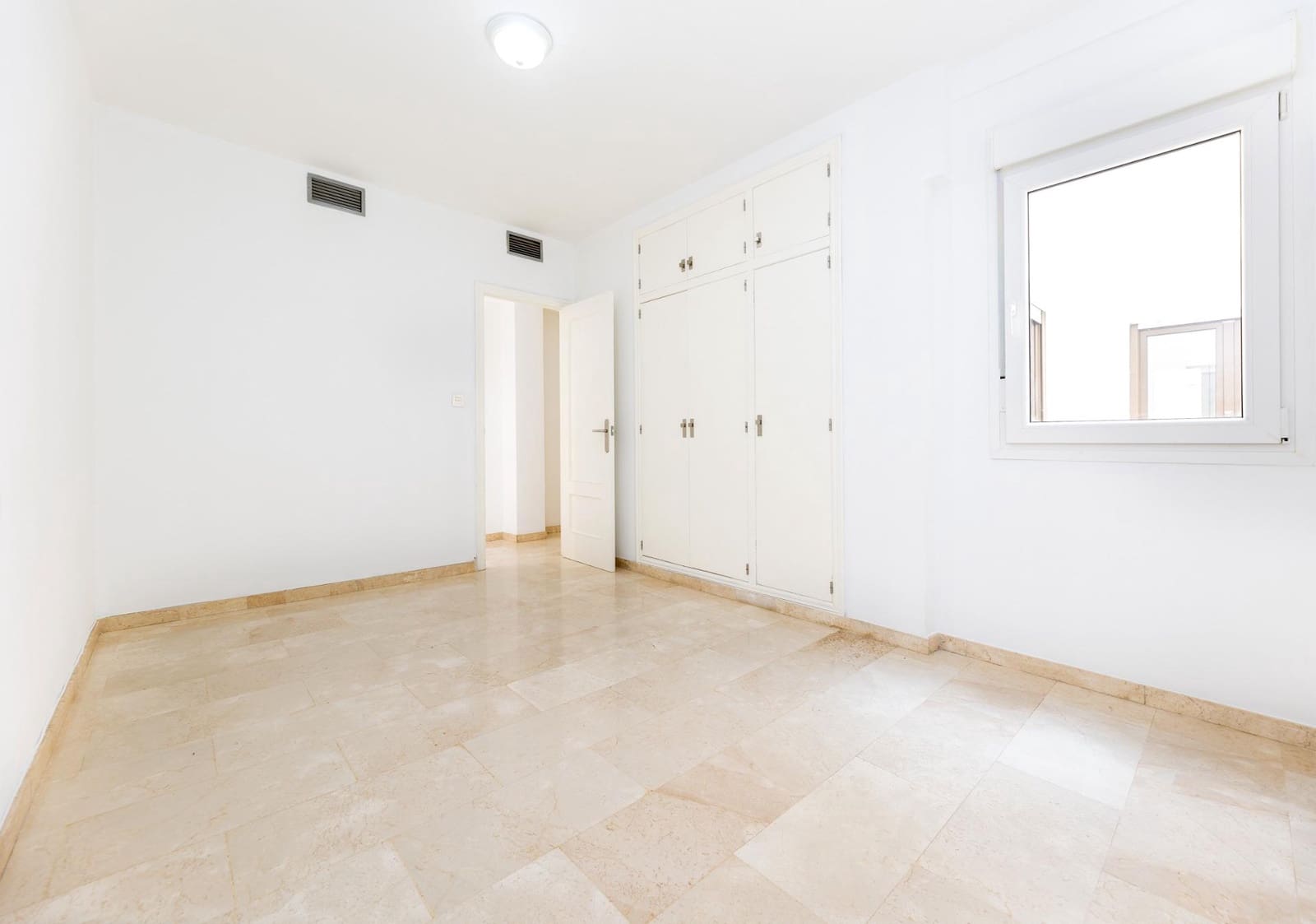 3 quarto Apartamento para venda em Granada cidade - 335 000 € (Ref: 9648393)