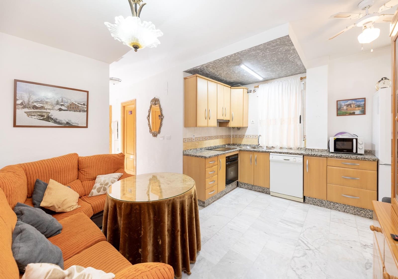 2 quarto Apartamento para venda em Churriana de la Vega com garagem - 140 000 € (Ref: 9648395)