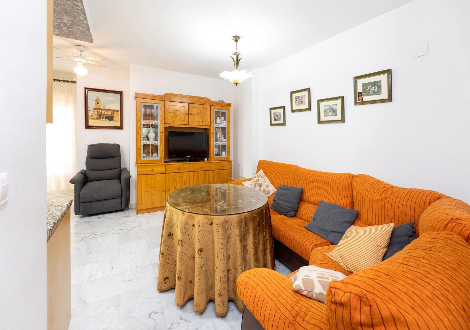 2 quarto Apartamento para venda em Churriana de la Vega com garagem - 140 000 € (Ref: 9648395)