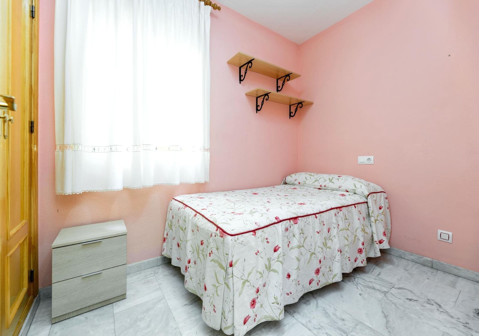 2 quarto Apartamento para venda em Churriana de la Vega com garagem - 140 000 € (Ref: 9648395)