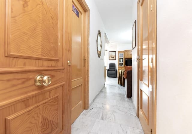 2 quarto Apartamento para venda em Churriana de la Vega com garagem - 140 000 € (Ref: 9648395)