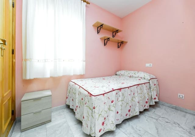 2 quarto Apartamento para venda em Churriana de la Vega com garagem - 140 000 € (Ref: 9648395)