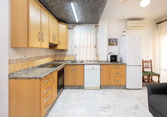 2 quarto Apartamento para venda em Churriana de la Vega com garagem - 140 000 € (Ref: 9648395)