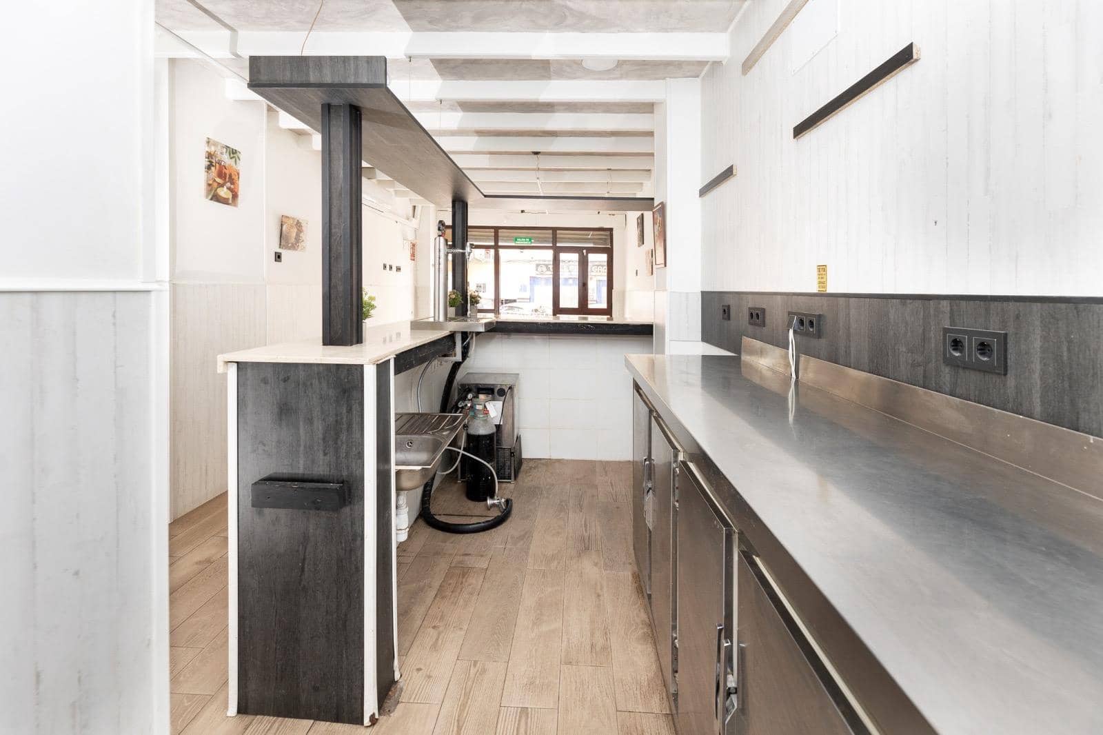 Kommersiell till salu i Granada stad - 104 999 € (Ref: 9652250)