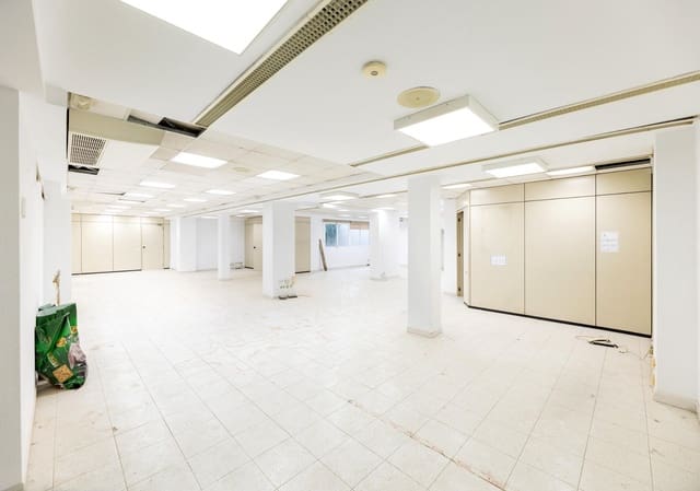 Kommersiell till salu i Centro, Granada stad - 980 000 € (Ref: 9652254)