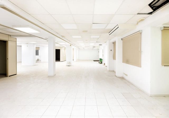 Kommersiell till salu i Centro, Granada stad - 980 000 € (Ref: 9652254)