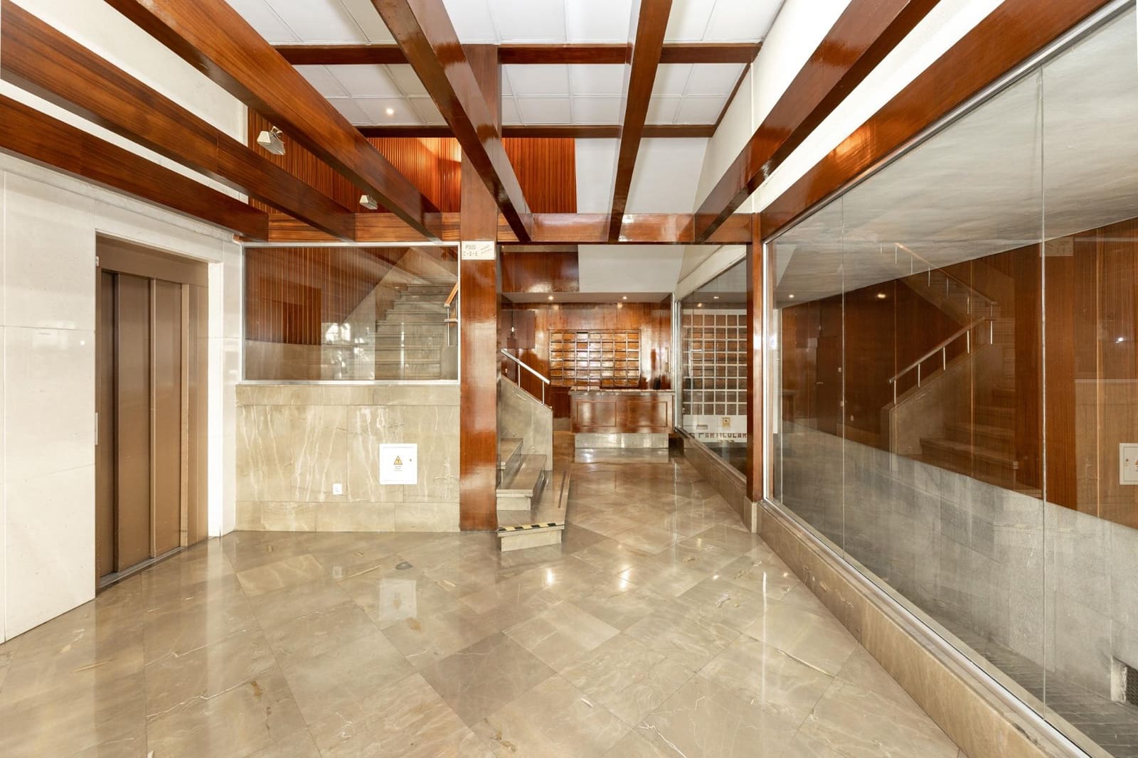 Kommersiell till salu i Granada stad - 980 000 € (Ref: 9652254)