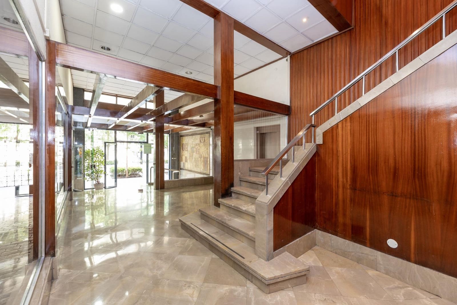 Kommersiell till salu i Granada stad - 980 000 € (Ref: 9652254)