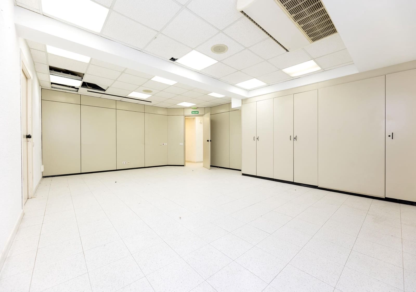 Kommersiell till salu i Granada stad - 980 000 € (Ref: 9652254)