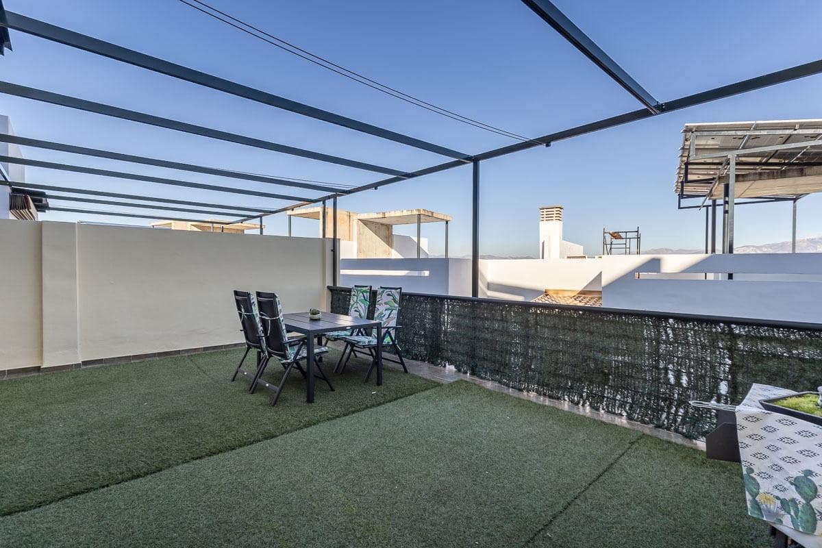 3 chambre Villa/Maison Mitoyenne à vendre à Las Gabias avec piscine garage - 279 000 € (Ref: 9652256)