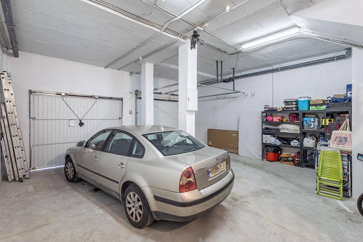 3 chambre Villa/Maison Mitoyenne à vendre à Las Gabias avec piscine garage - 279 000 € (Ref: 9652256)