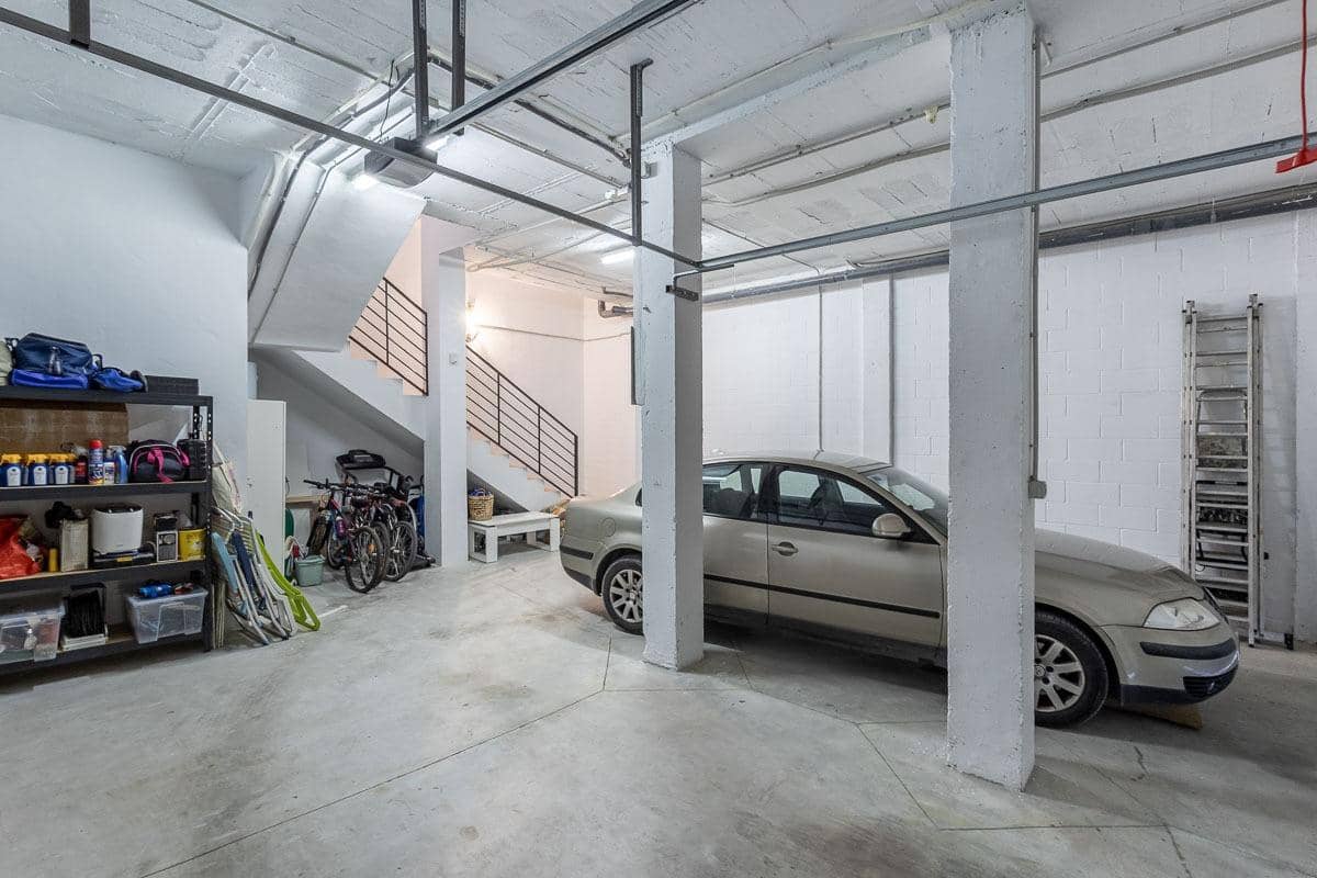 3 chambre Villa/Maison Mitoyenne à vendre à Las Gabias avec piscine garage - 279 000 € (Ref: 9652256)