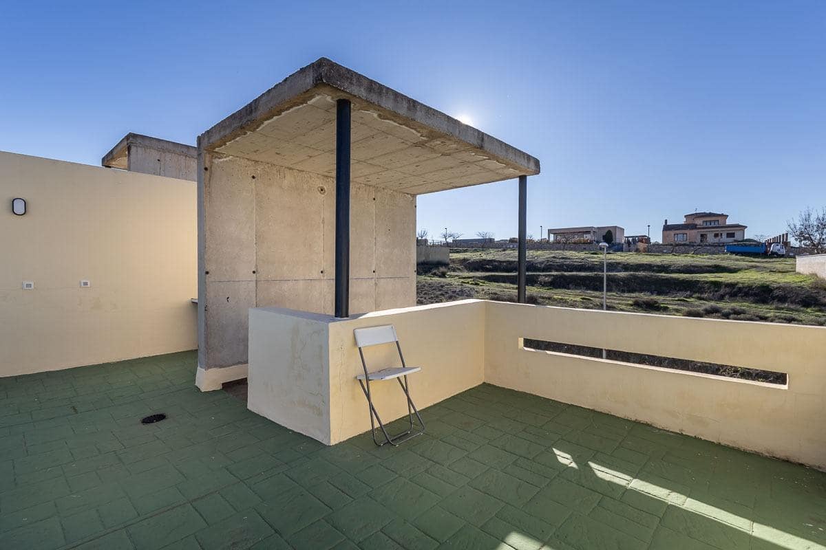 3 chambre Villa/Maison Mitoyenne à vendre à Las Gabias avec piscine garage - 279 000 € (Ref: 9652256)