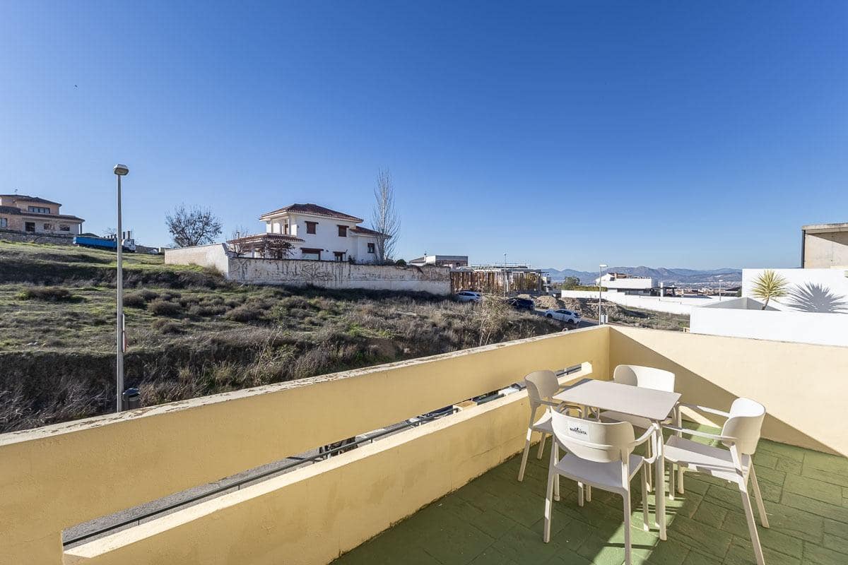 3 chambre Villa/Maison Mitoyenne à vendre à Las Gabias avec piscine garage - 279 000 € (Ref: 9652256)