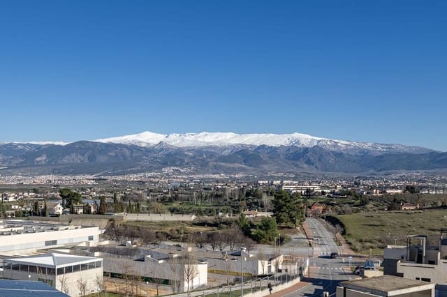 3 chambre Villa/Maison Mitoyenne à vendre à Las Gabias avec piscine garage - 279 000 € (Ref: 9652256)