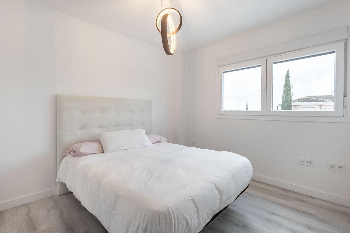 3 slaapkamer Rijtjeshuis te koop in Albolote met zwembad garage - € 620.000 (Ref: 9656299)